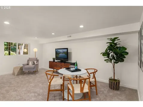 17125 Fernwood Drive Lake Oswego OR 97034