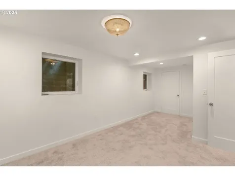 17125 Fernwood Drive Lake Oswego OR 97034