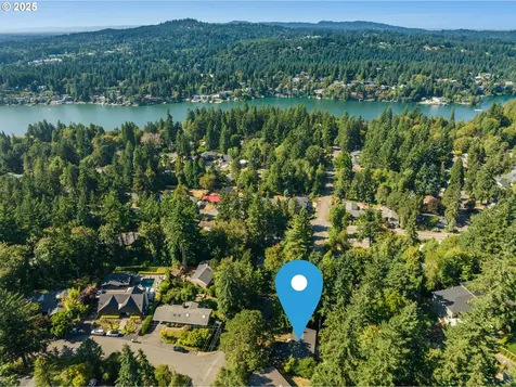 17125 Fernwood Drive Lake Oswego OR 97034