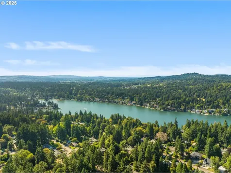 17125 Fernwood Drive Lake Oswego OR 97034