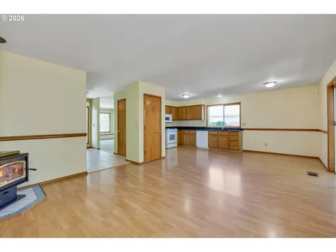 1360 N Locust Street Canby OR 97013