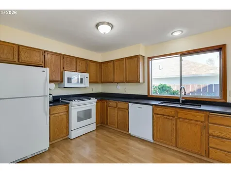1360 N Locust Street Canby OR 97013