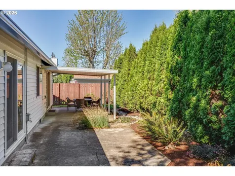 1360 N Locust Street Canby OR 97013