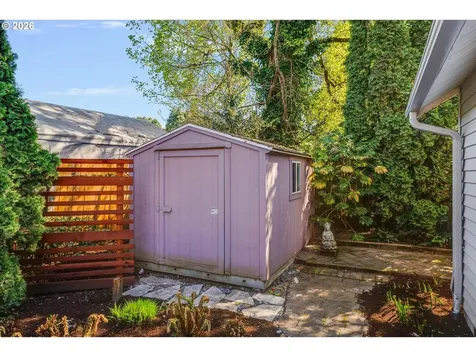 1360 N Locust Street Canby OR 97013
