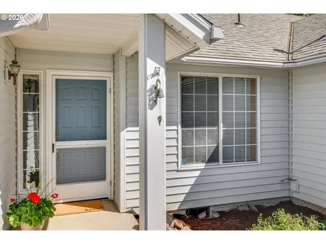 1360 N Locust Street Canby OR 97013