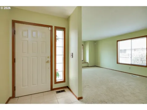 1360 N Locust Street Canby OR 97013