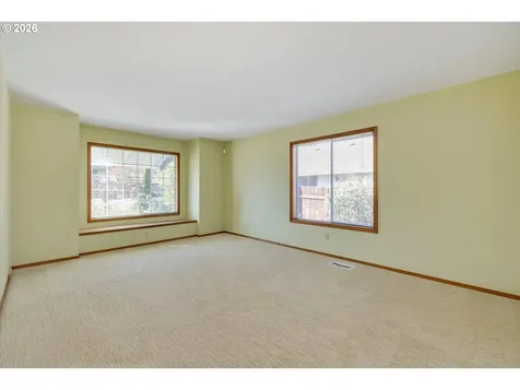 1360 N Locust Street Canby OR 97013