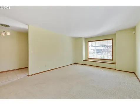 1360 N Locust Street Canby OR 97013