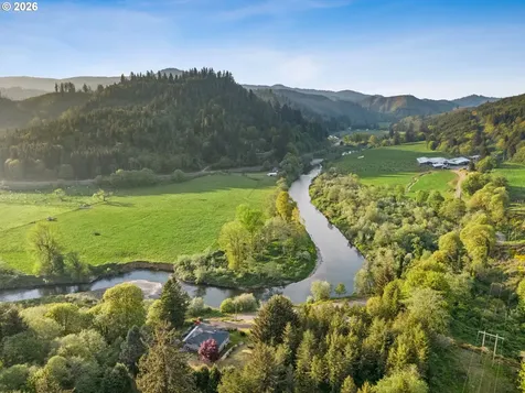 17955 Evergreen Drive Cloverdale OR 97112