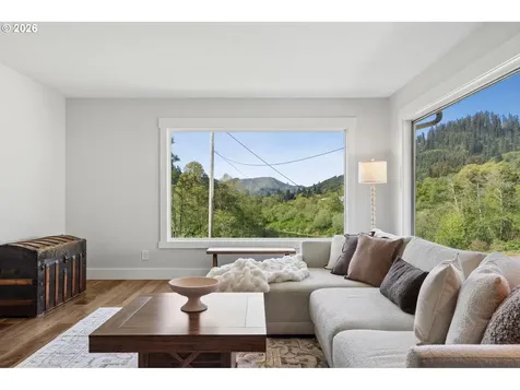 17955 Evergreen Drive Cloverdale OR 97112