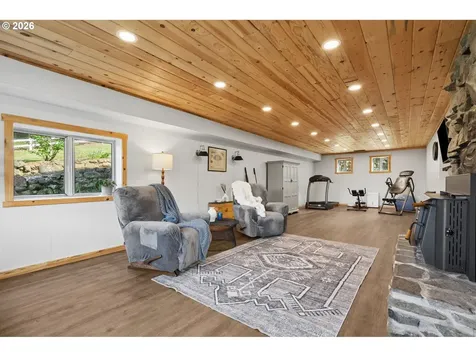 17955 Evergreen Drive Cloverdale OR 97112