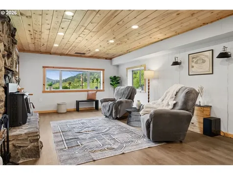 17955 Evergreen Drive Cloverdale OR 97112