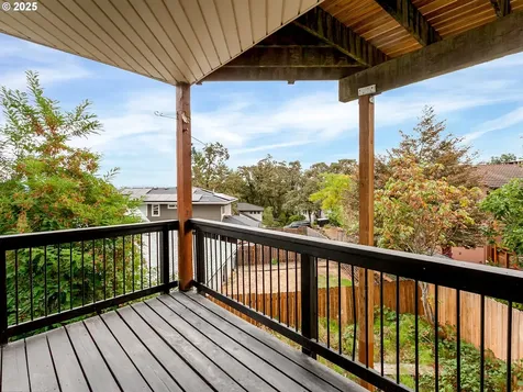 6255 Barlow Street West Linn OR 97068