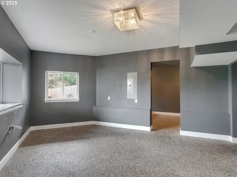 6255 Barlow Street West Linn OR 97068