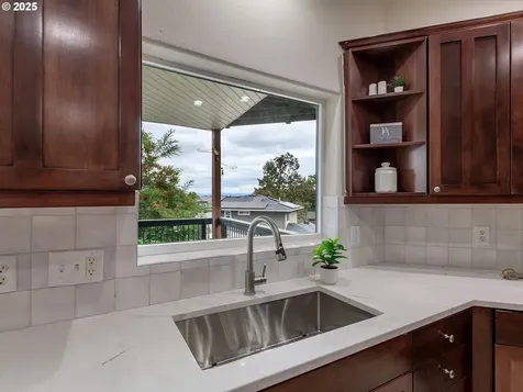 6255 Barlow Street West Linn OR 97068