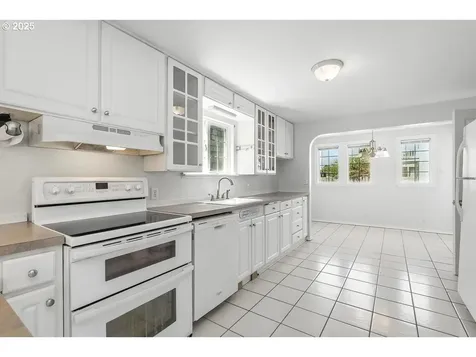 407 S 2nd Avenue Rockaway Beach OR 97136