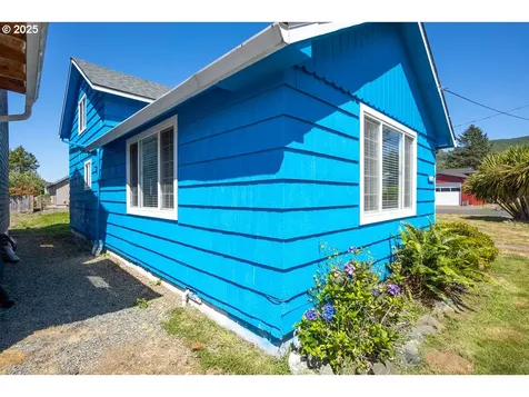 407 S 2nd Avenue Rockaway Beach OR 97136