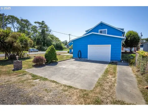 407 S 2nd Avenue Rockaway Beach OR 97136