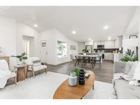 243 NE Hyde Circle Hillsboro OR 97124