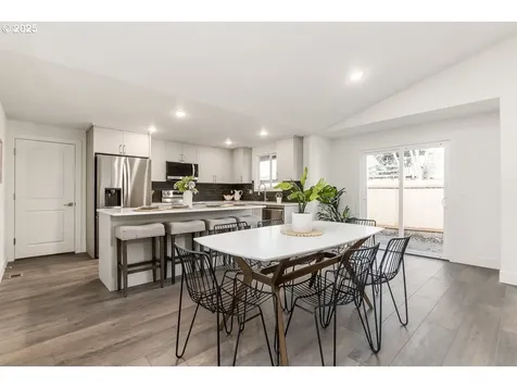 243 NE Hyde Circle Hillsboro OR 97124