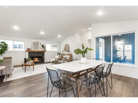 243 NE Hyde Circle Hillsboro OR 97124