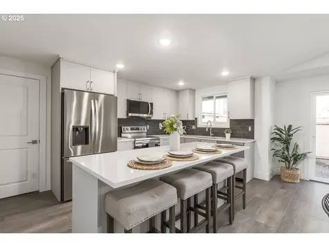243 NE Hyde Circle Hillsboro OR 97124