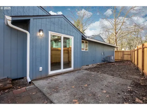 243 NE Hyde Circle Hillsboro OR 97124