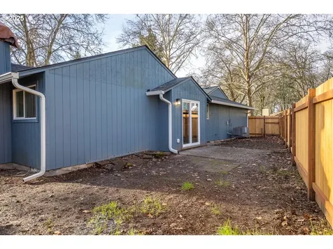 243 NE Hyde Circle Hillsboro OR 97124