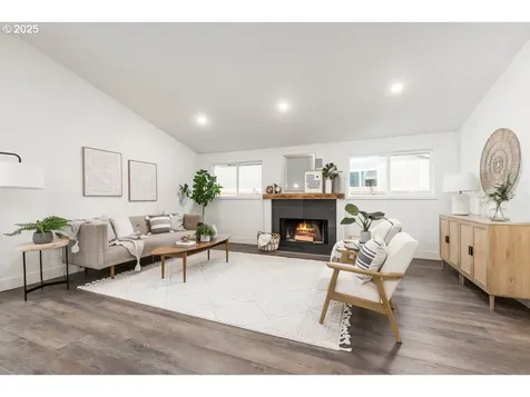 243 NE Hyde Circle Hillsboro OR 97124