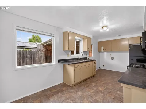 447 Maxwell Road Eugene OR 97404