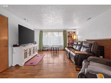447 Maxwell Road Eugene OR 97404