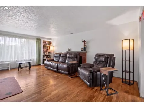 447 Maxwell Road Eugene OR 97404