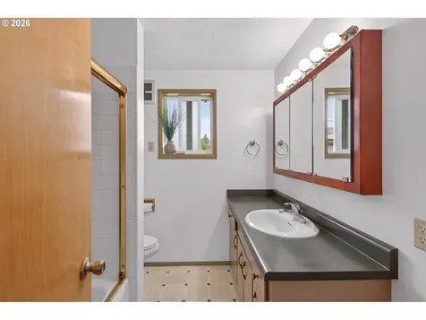 447 Maxwell Road Eugene OR 97404