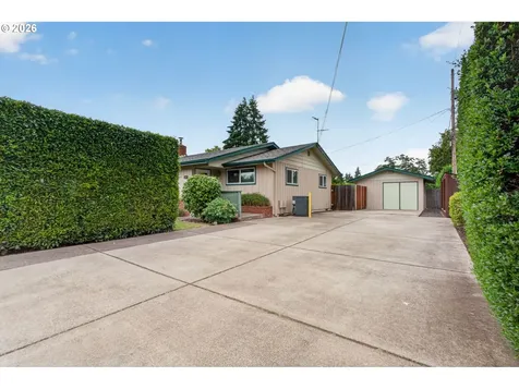 447 Maxwell Road Eugene OR 97404