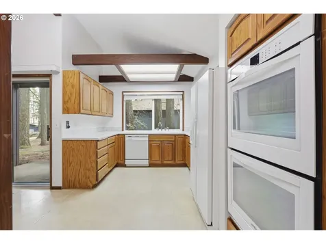 7250 SW 28th Court Beaverton OR 97008