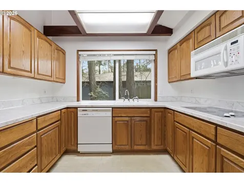 7250 SW 28th Court Beaverton OR 97008