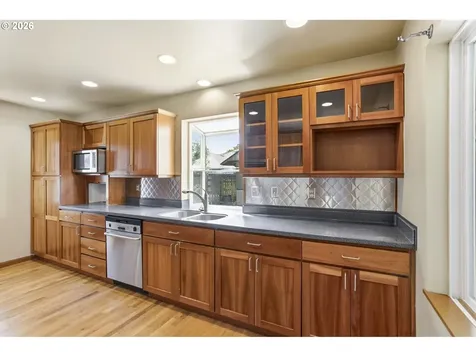7051 N Dwight Avenue Portland OR 97203
