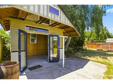 7051 N Dwight Avenue Portland OR 97203