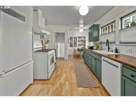 4742 NE Glisan Street Portland OR 97213