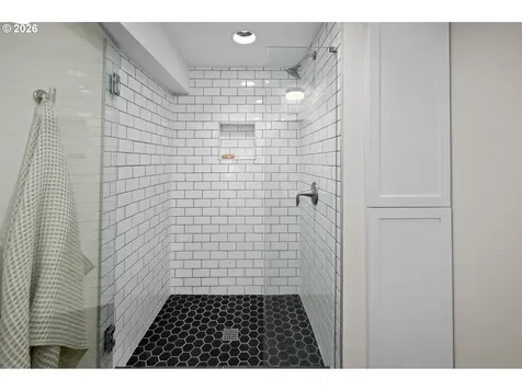 4742 NE Glisan Street Portland OR 97213