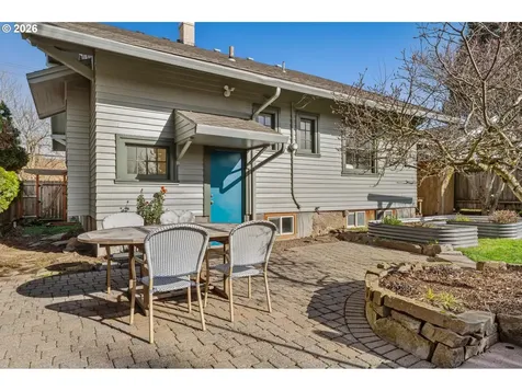 4742 NE Glisan Street Portland OR 97213