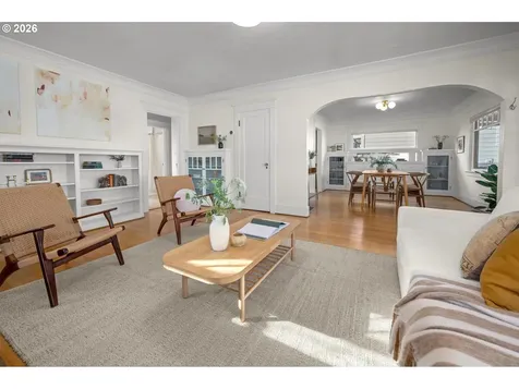 4742 NE Glisan Street Portland OR 97213