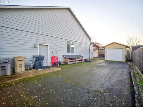 6284 NE Barker Street Albany OR 97321
