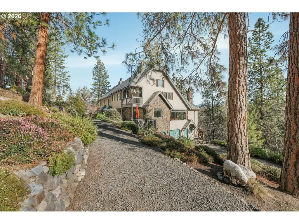 309 Granite Street Ashland OR 97520