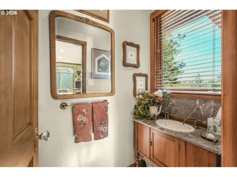 309 Granite Street Ashland OR 97520