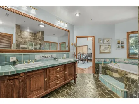 309 Granite Street Ashland OR 97520