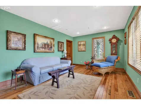 309 Granite Street Ashland OR 97520