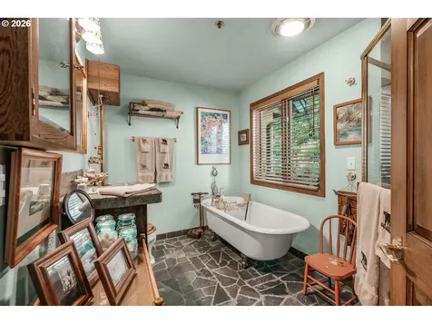 309 Granite Street Ashland OR 97520
