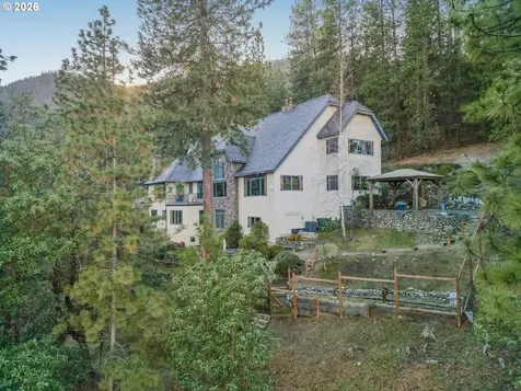 309 Granite Street Ashland OR 97520