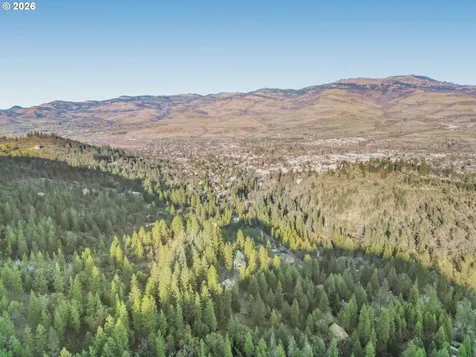 309 Granite Street Ashland OR 97520